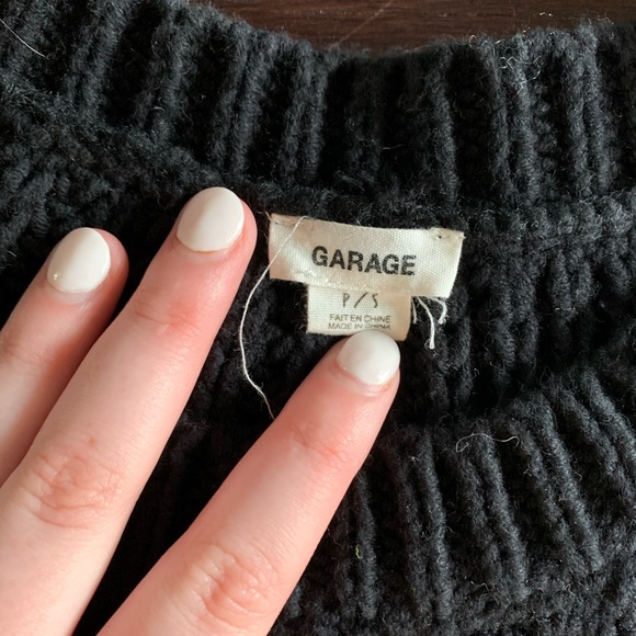 🦄 4/$40 Basic Cropped Chunky Black Sweater - Picture 2 of 3